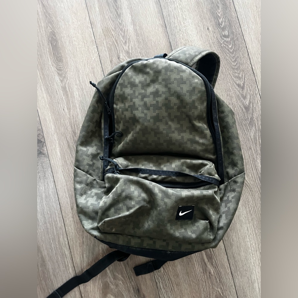 Nike Men's Green Backpack